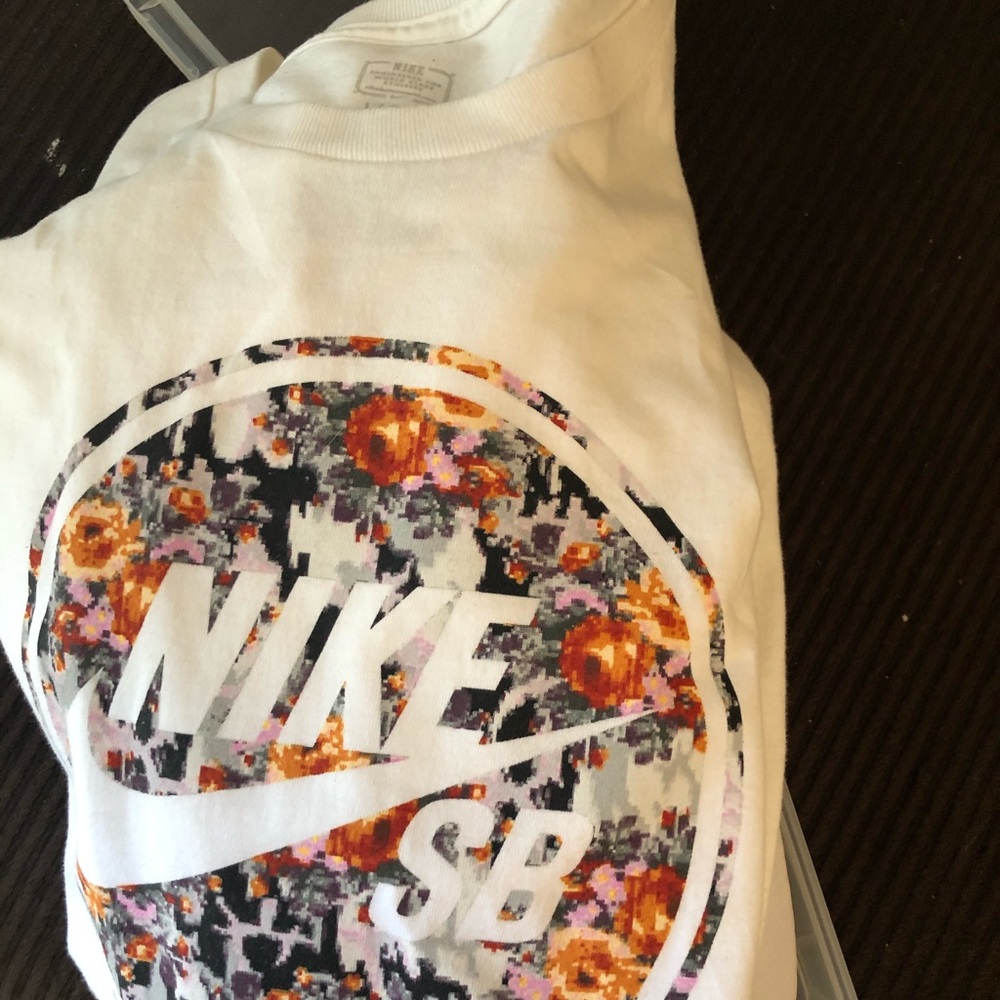 Nike SB t-shirt with orange floral digi graphic